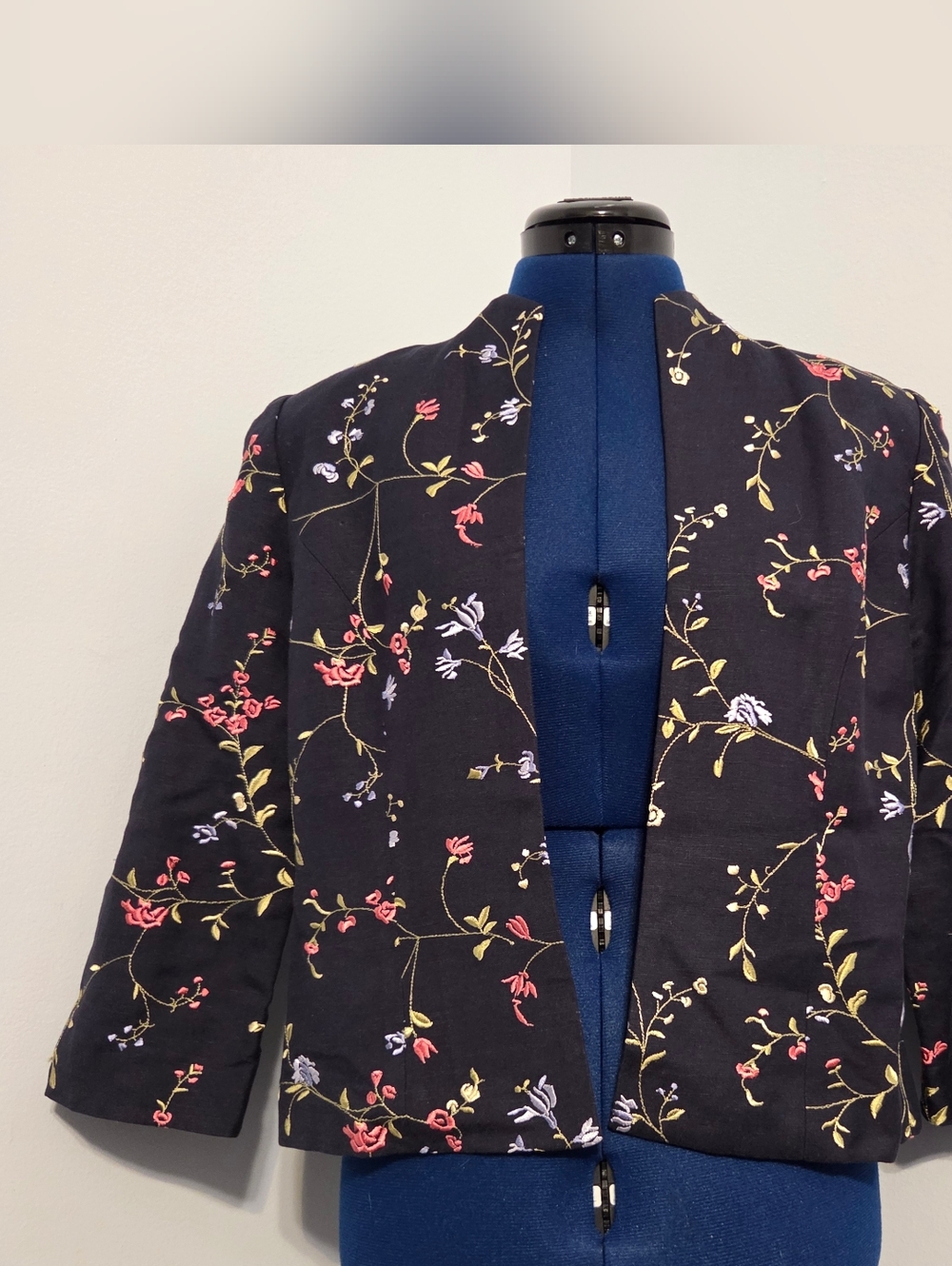 Vintage Navy Blue Embroidered Linen Blend Blazer Size 10